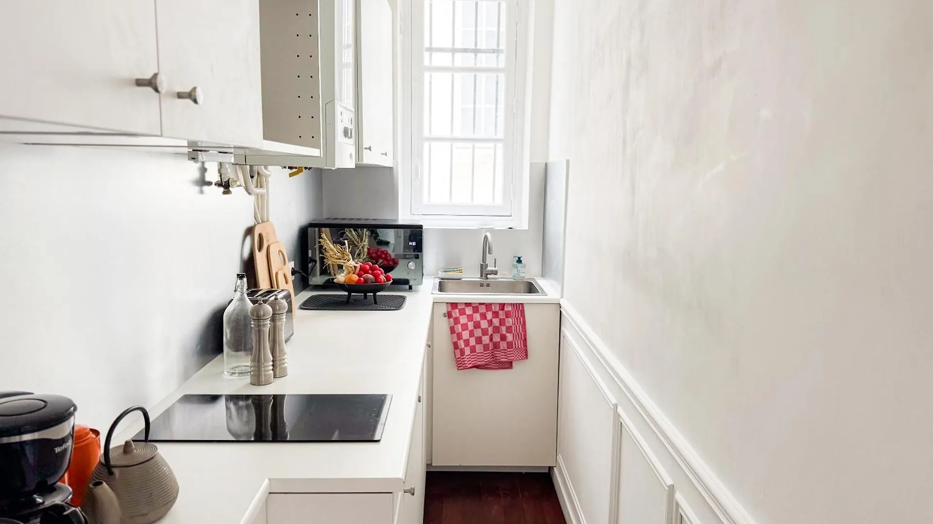Penbed-2br- Lovely Parisian Near Bastille Apartment Paris