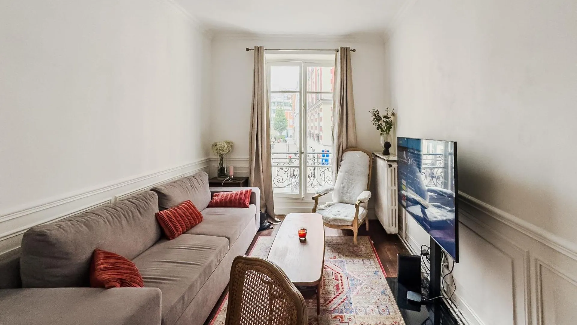 Penbed-2br- Lovely Parisian Near Bastille
