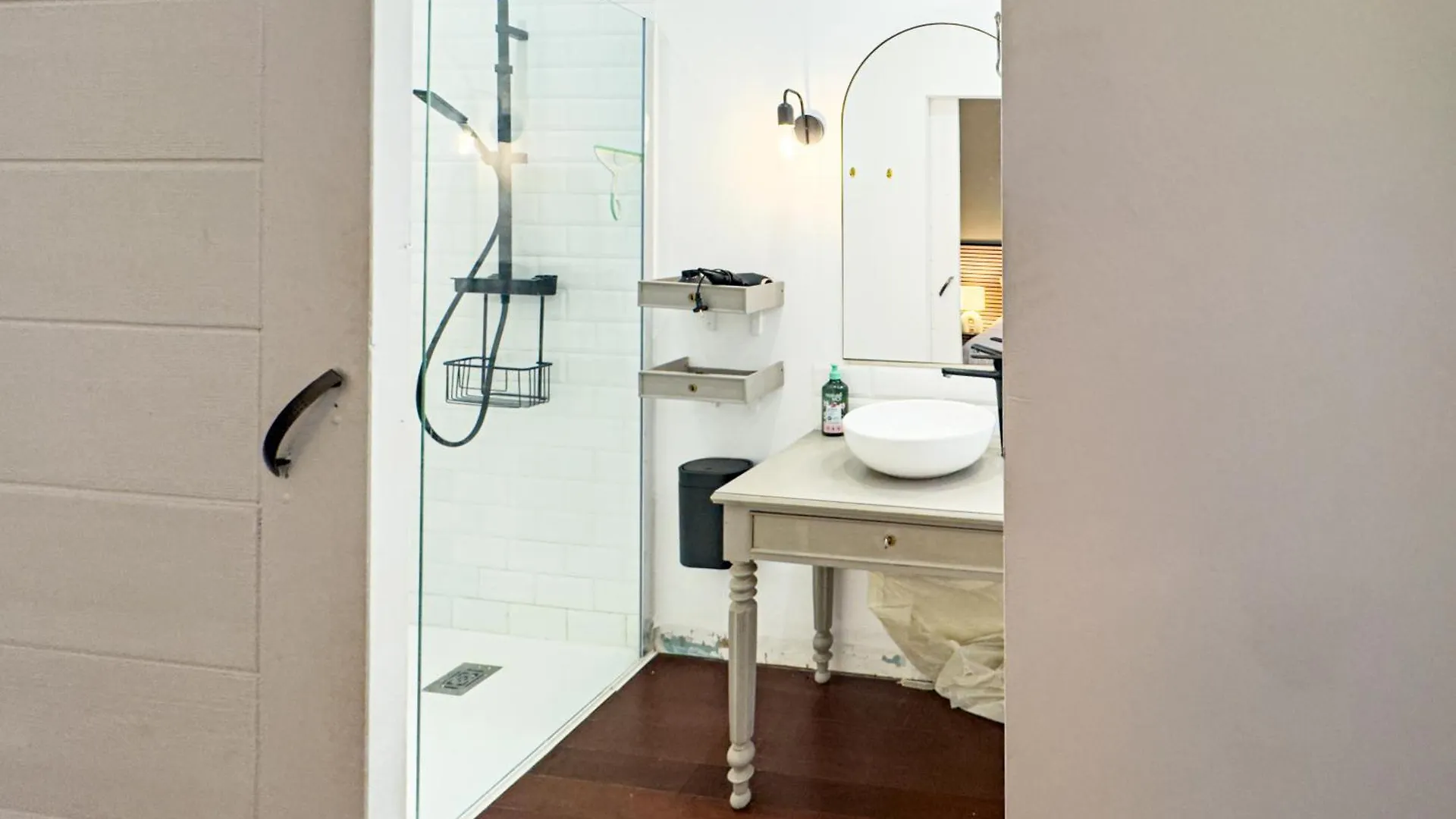 Penbed-2br- Lovely Parisian Near Bastille Paris